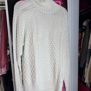 Nike Cream Women's Turtleneck Sweater